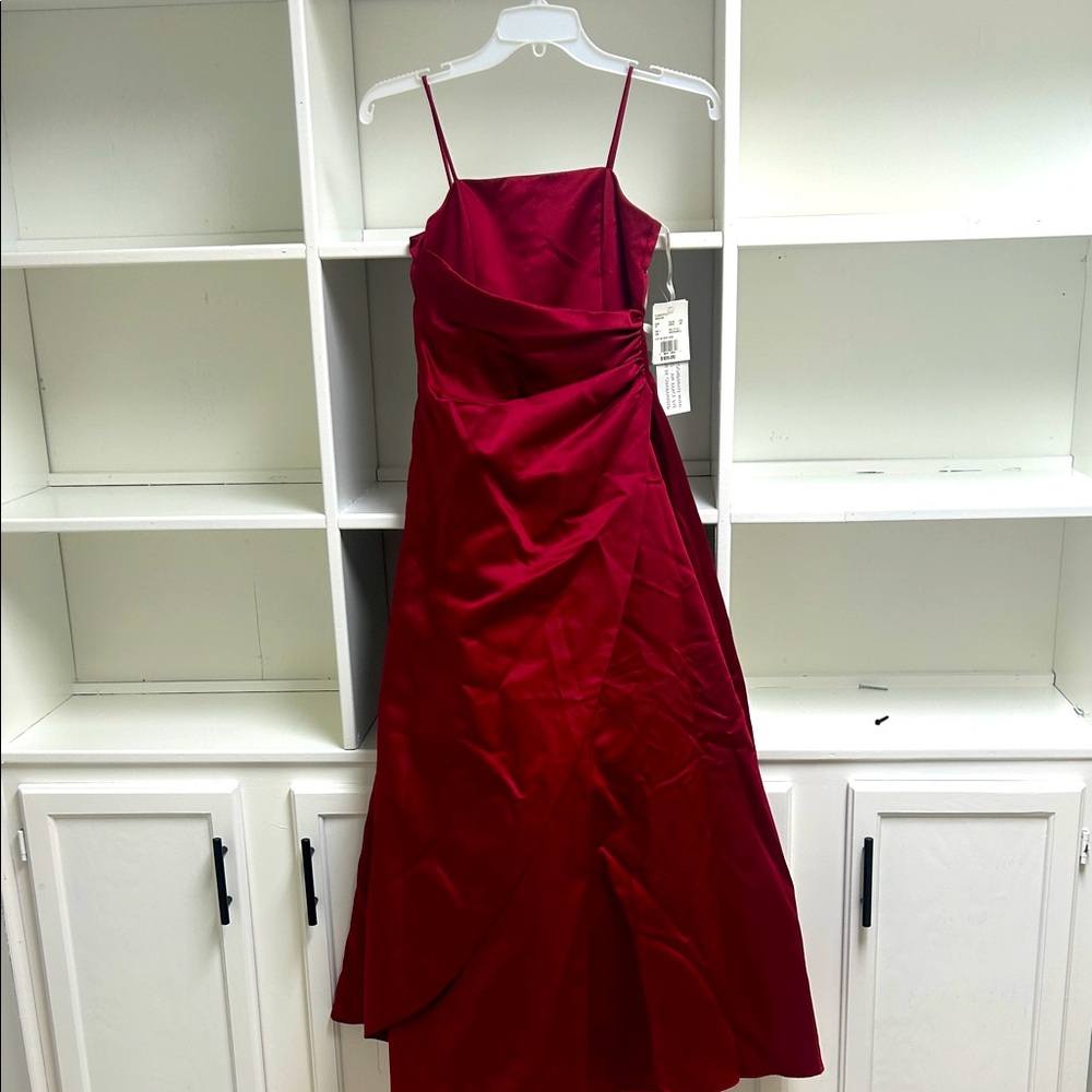 NWT-David’s Bridal-Elegant apple Red Evening Dress